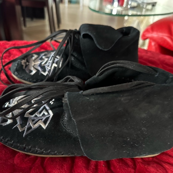 Toms women’s moccasins - Picture 2 of 4